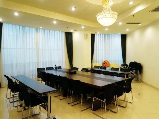 진장 인 정저우 인터내셔널 컨벤션 센터 호텔 Jicheng  외부 사진